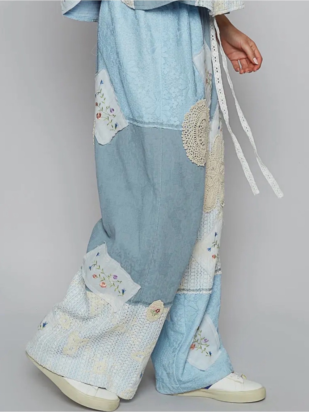 POL Sky Blue Elastic-Waist Lined Wide Leg Lace Patchwork Pants Size Small NWT - Picture 7 of 7